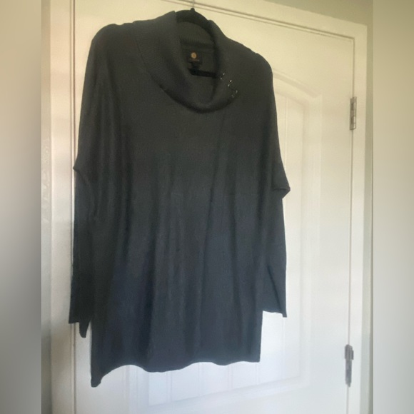 JM Collection Sweater - Picture 2 of 11